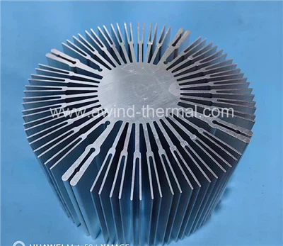 Алуминиев радиатор във формата на слънчево цвете